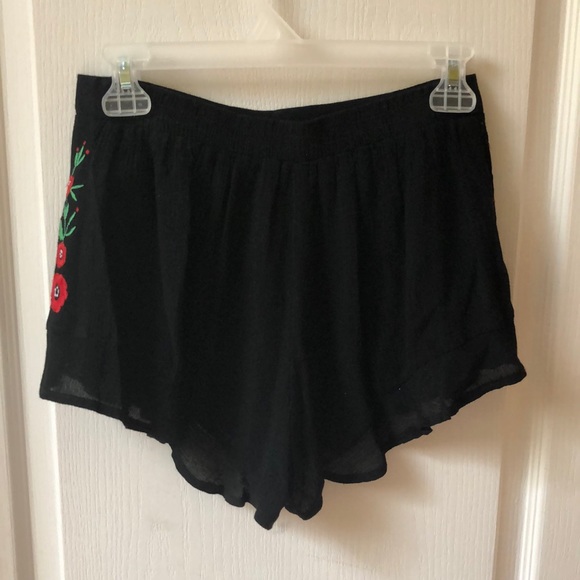 Forever 21 embroidered shorts - Picture 2 of 4